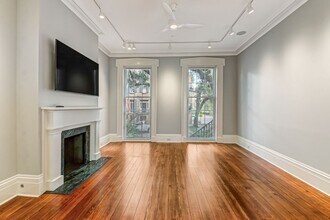 31 E Jones St in Savannah, GA - Building Photo - Building Photo