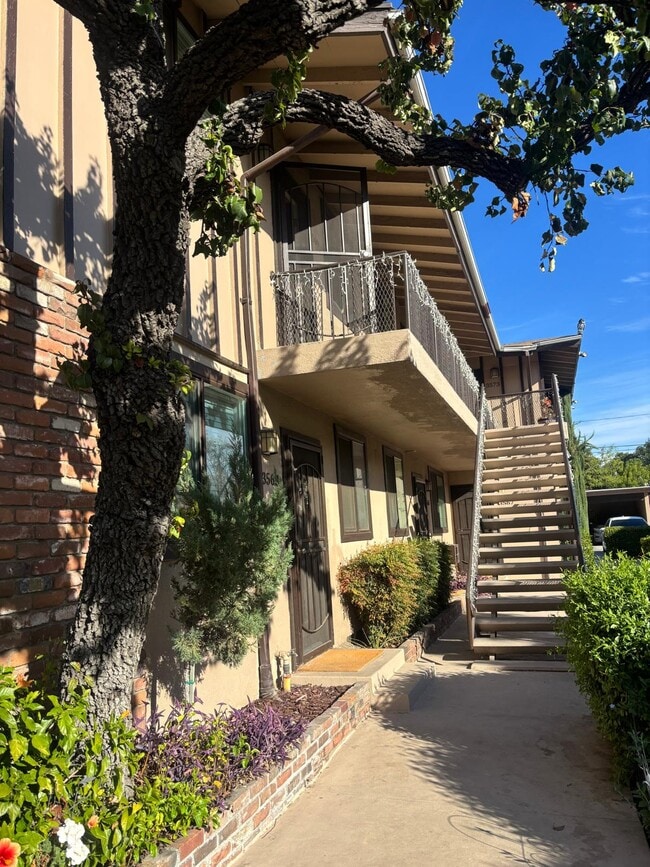 3569 N E St, Unit 3569