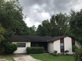 5521 Westview Ln in Tallahassee, FL - Building Photo