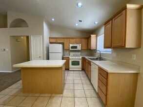 1313 Peppoli Loop SE in Rio Rancho, NM - Building Photo - Building Photo