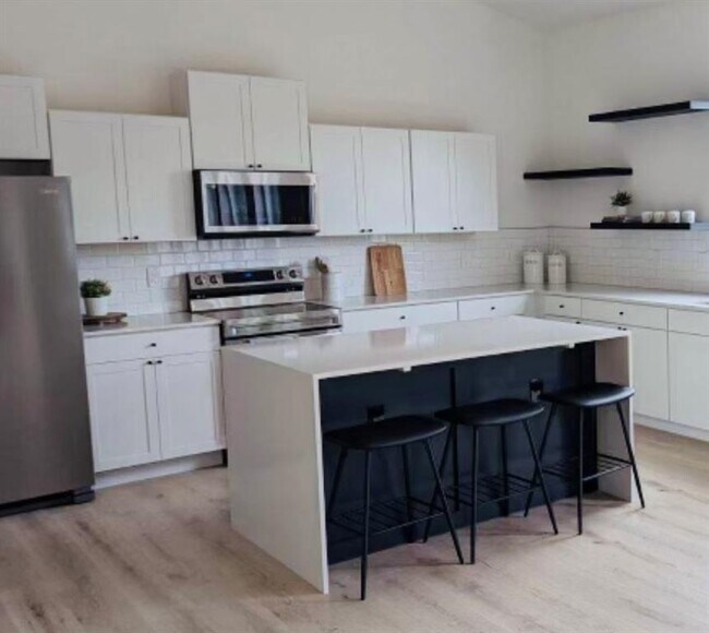 5012 Baker St in Austin, TX - Building Photo - Building Photo