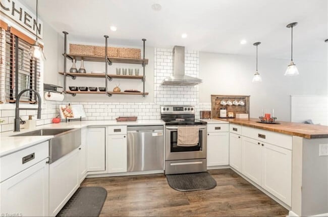 property at 1074 Hickory Glen Rd