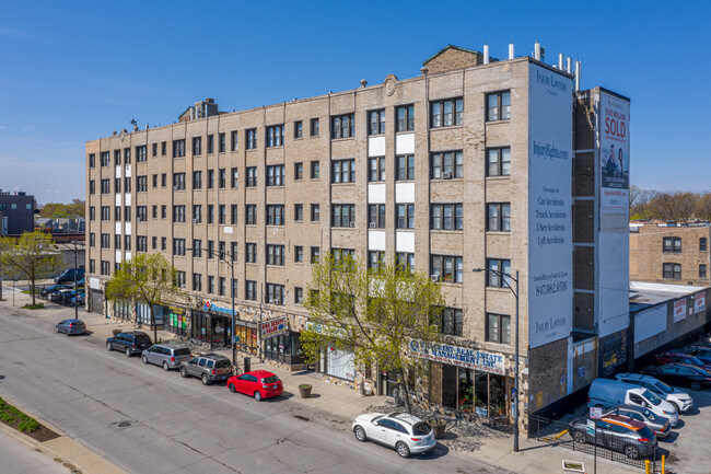 5922 N Clark St in Chicago, IL - Foto de edificio - Building Photo