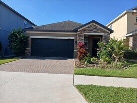 10143 Newminster Loop in Ruskin, FL - Building Photo