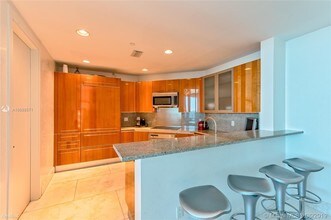 2627 S Bayshore Dr-Unit -# 24 in Miami, FL - Building Photo - Building Photo