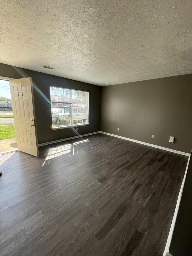 98 Andrea Dr