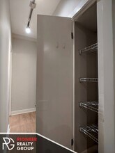 515 W Belmont Ave, Unit 23 in Chicago, IL - Building Photo - Building Photo