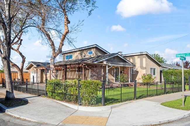 41861 Maywood St in Fremont, CA - Building Photo - Building Photo