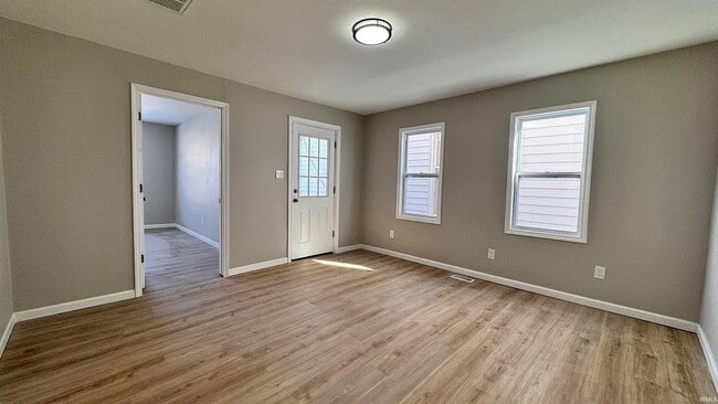 217 E Oregon St in Evansville, IN - Foto de edificio - Building Photo