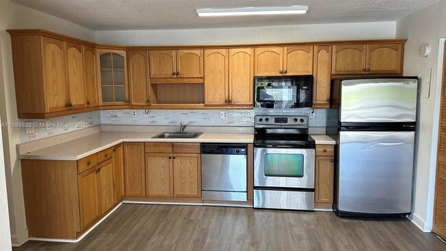 4460 NW 79th Ave in Doral, FL - Building Photo - Building Photo