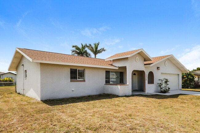 3520 SE 5th Ave in Cape Coral, FL - Building Photo - Building Photo