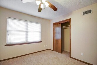 805 Willow Ln in Norman, OK - Building Photo - Building Photo