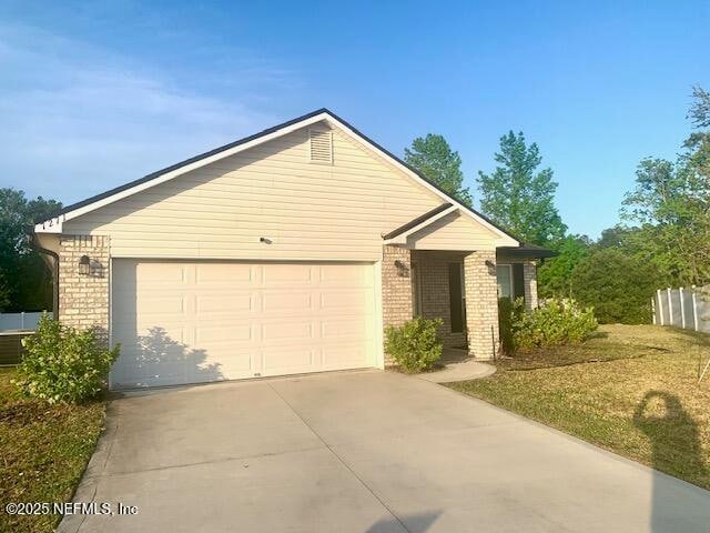 7271 Gateway Ct in Jacksonville, FL - Foto de edificio - Building Photo