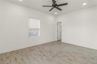 900 E Redbud Ave in McAllen, TX - Building Photo - Building Photo
