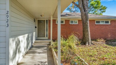2923 S Irvington Ave in Tulsa, OK - Building Photo - Building Photo