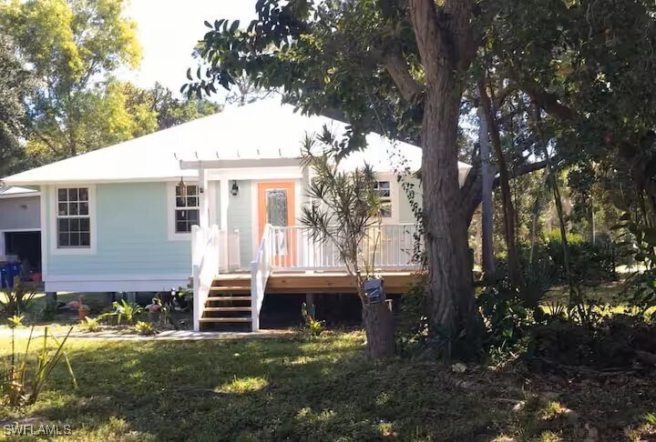 4404 Lake Heather Cir in Saint James City, FL - Building Photo