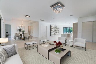 14036 N Miller Dr in West Palm Beach, FL - Foto de edificio - Building Photo