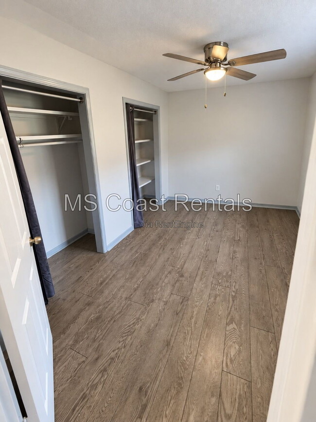 15061 Polk St