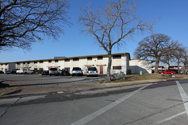 Tree Country Apartments in Irving, TX - Building Photo - Building Photo