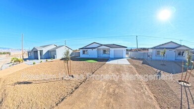 581 Valiant Ave in Pahrump, NV - Building Photo - Building Photo
