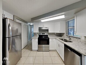 9136 Suffolk Ln in Port Richey, FL - Building Photo - Building Photo
