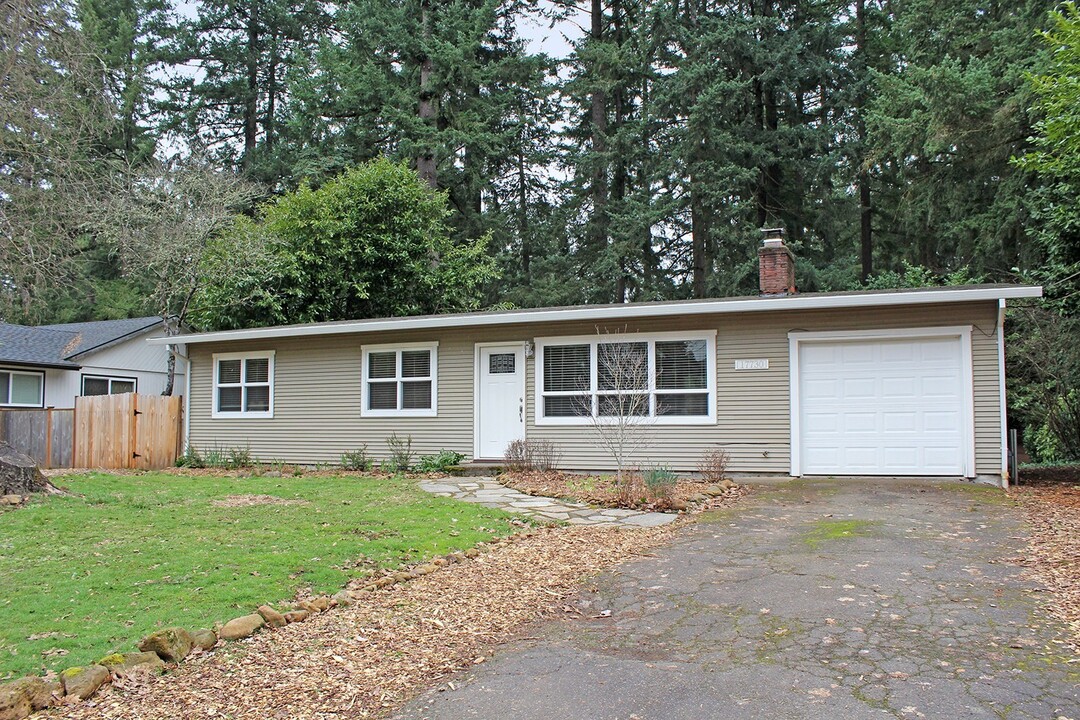 17730 Mardee Ave in Lake Oswego, OR - Building Photo