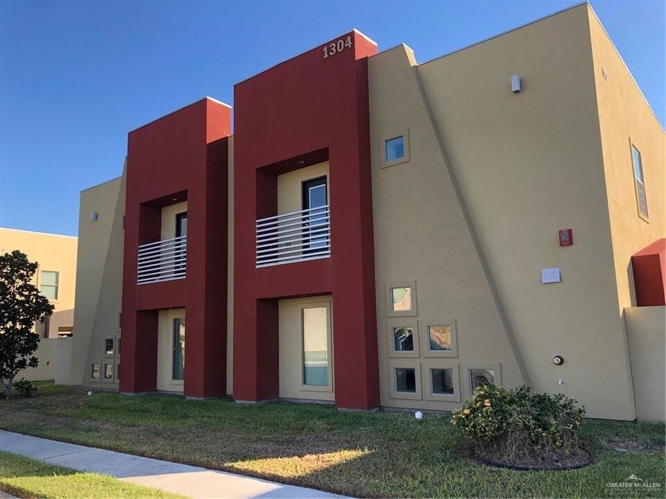 1304 E Daffodil Ave-Unit -C in McAllen, TX - Building Photo