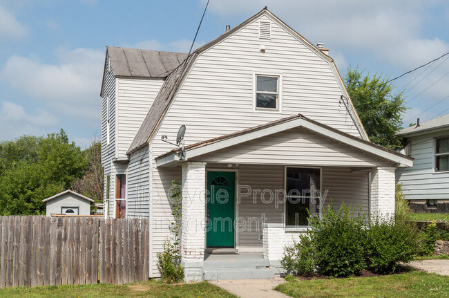 property at 735 Emerald Ave NE