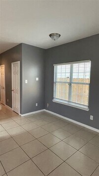 7816 Comal St photo'