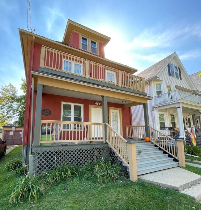 property at 1219 Mound St