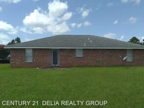 1806 Maplewood St in Deridder, LA - Building Photo - Building Photo