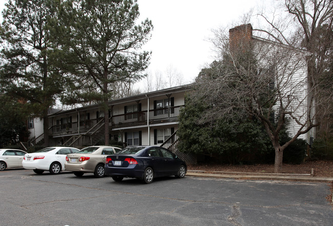 703 Stadium Dr in Wake Forest, NC - Foto de edificio - Building Photo