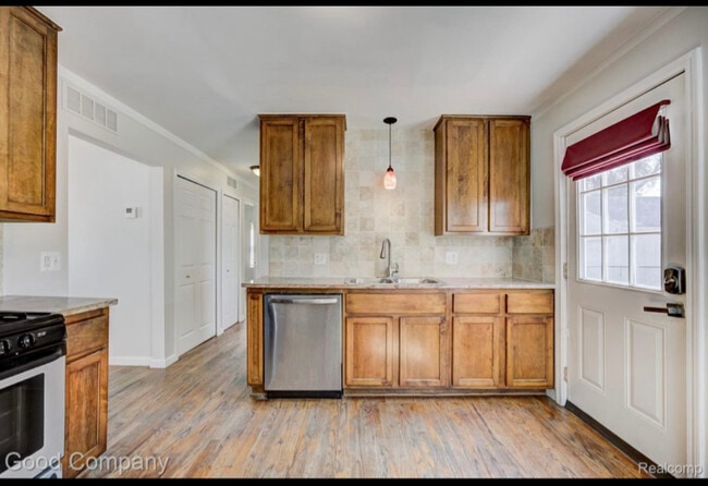 600 Kalama Ave in Madison Heights, MI - Building Photo - Building Photo