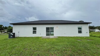 2990 Fiske Rd SE in Palm Bay, FL - Foto de edificio - Building Photo