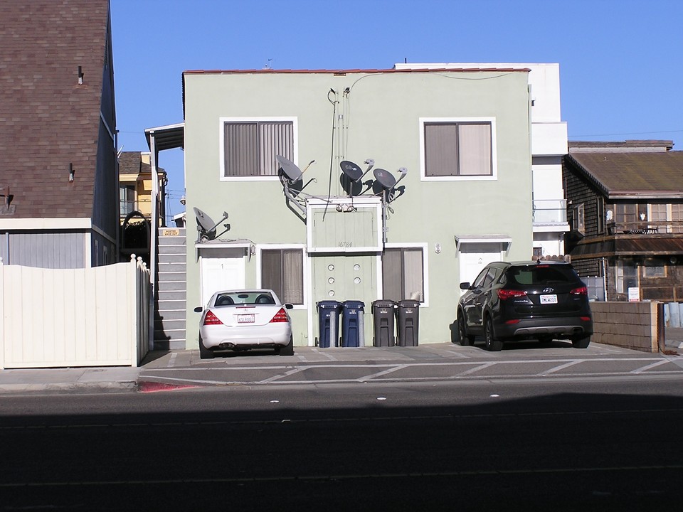 Waterfront 4 Units in Sunset Beach, CA - Building Photo