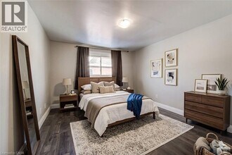 417 Garden St in Cambridge, ON - Building Photo - Building Photo