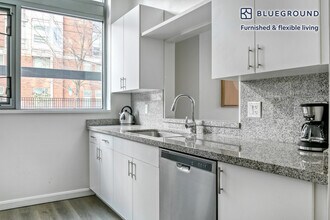 100 Landsdowne St in Cambridge, MA - Building Photo - Building Photo