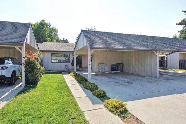 property at 1118 S Abbey Cir