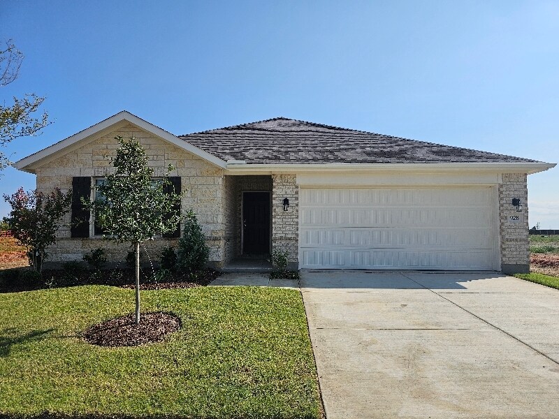 928 Cayden Dr in Little Elm, TX - Foto de edificio