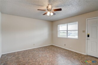 19221 San Marcos Hwy-Unit -D4 in Martindale, TX - Building Photo - Building Photo