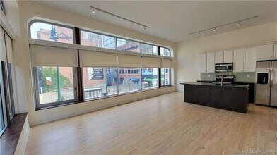 804 Chapel St in New Haven, CT - Building Photo - Building Photo