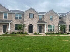 2209 Greystone Dr in Denton, TX - Building Photo