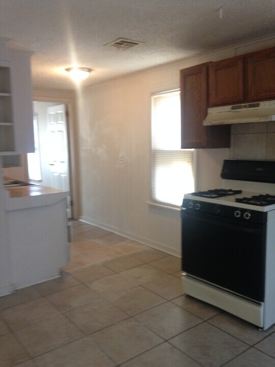 1726 E Young Pl in Tulsa, OK - Building Photo