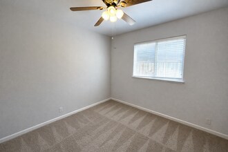 2123 Mansfield Ct in Chico, CA - Foto de edificio - Building Photo