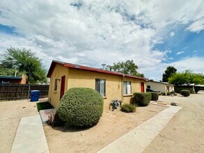 1639 E Hedrick Dr in Tucson, AZ - Building Photo - Building Photo