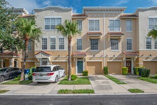 3168 Bayshore Oaks Dr in Tampa, FL - Building Photo