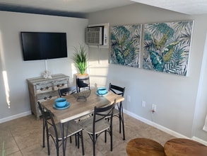 13825 S Indian River Dr in Jensen Beach, FL - Foto de edificio - Building Photo