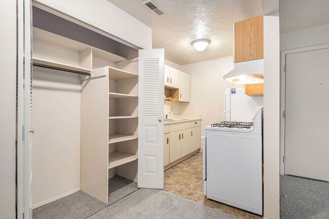 Glen Oaks Apartments