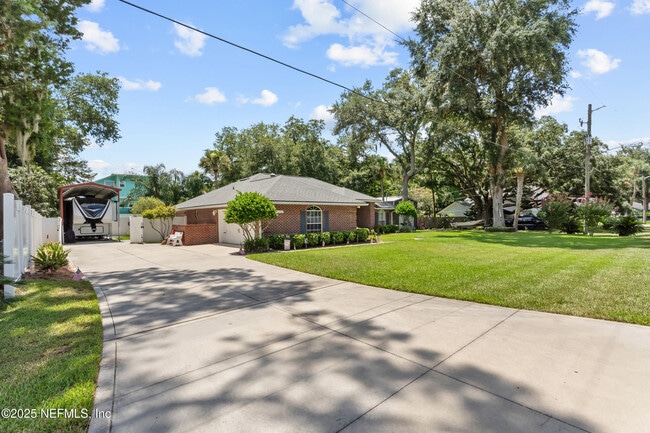 property at 6656 Rivercrest Dr