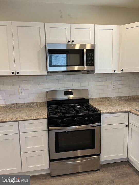 3209 Wharton St in Philadelphia, PA - Building Photo